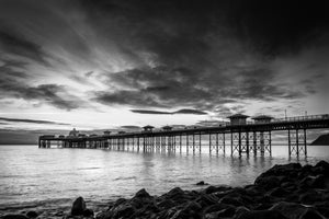 LDS0007 - Llandudno Pier Sunrise B&W