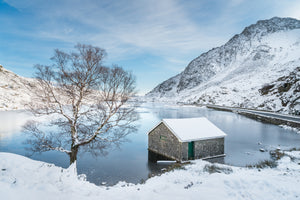 LDS0275 - Snowfall at Llyn Ogwen