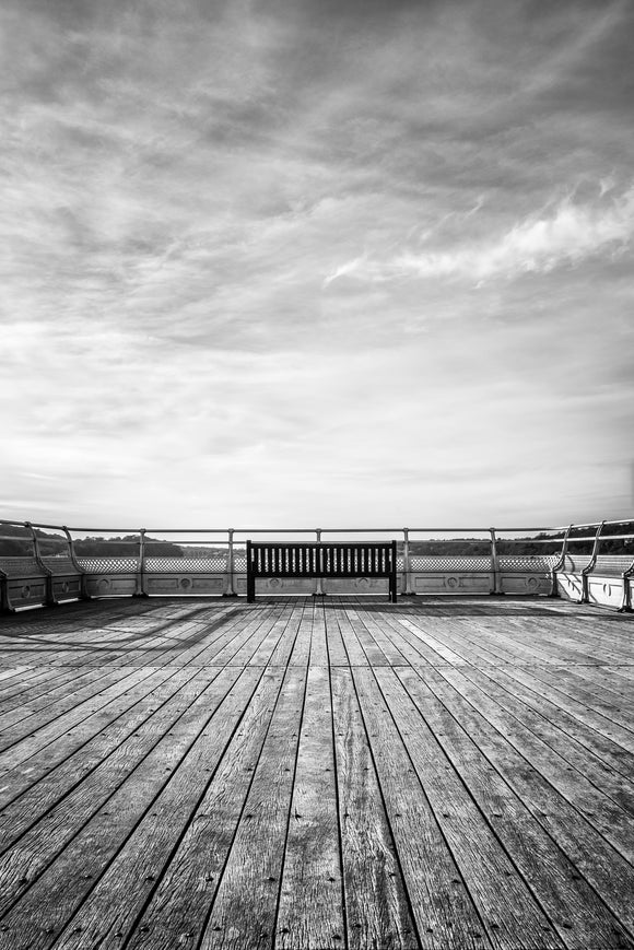 LDS0291 - Bangor Pier B&W