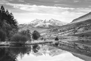 LDS0307 - Snowdon Horseshoe from Llyn Mymbyr B&W